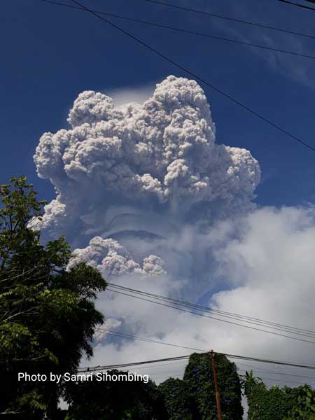  Sinabung  volcano Sumatra Indonesia large explosion 
