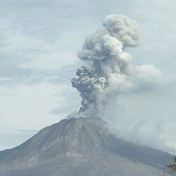 Eruption of Sinabung yesterday (image: PVMBG)