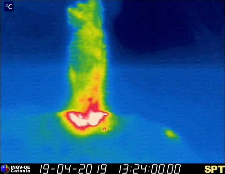 Eruption from the western vent seen on the Pizzo therma cam (image: INGV Catania)