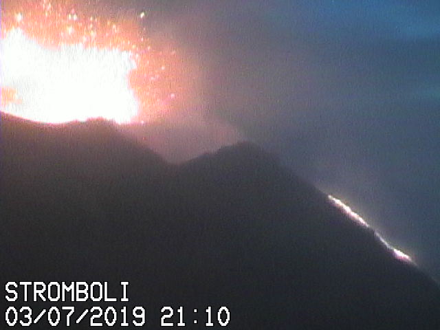 Strombolian eruption this evening from Stromboli's western vent and the active lava flow (image: Vulcani a piedi webcam)