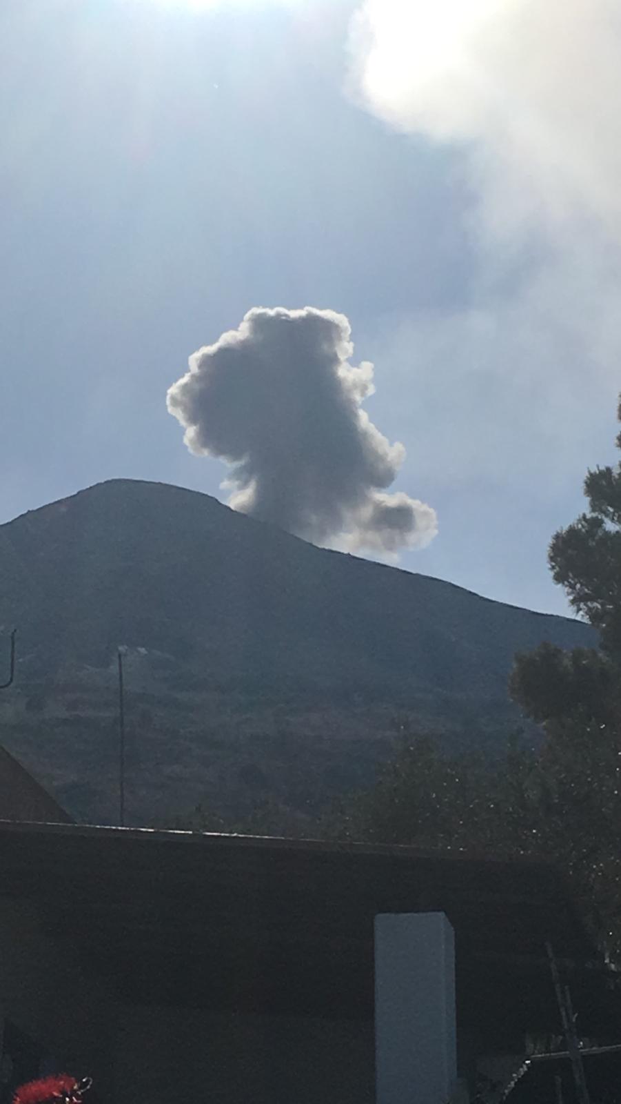 Ash plume from an eruption at Stromboli a few minutes ago (image: Francesca Utano)