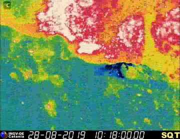 Thermal image of the eruption (image: INGV Catania thermal webcam at 400 m)