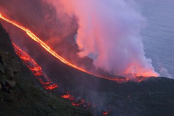 The lava flows on the Sciara (2)