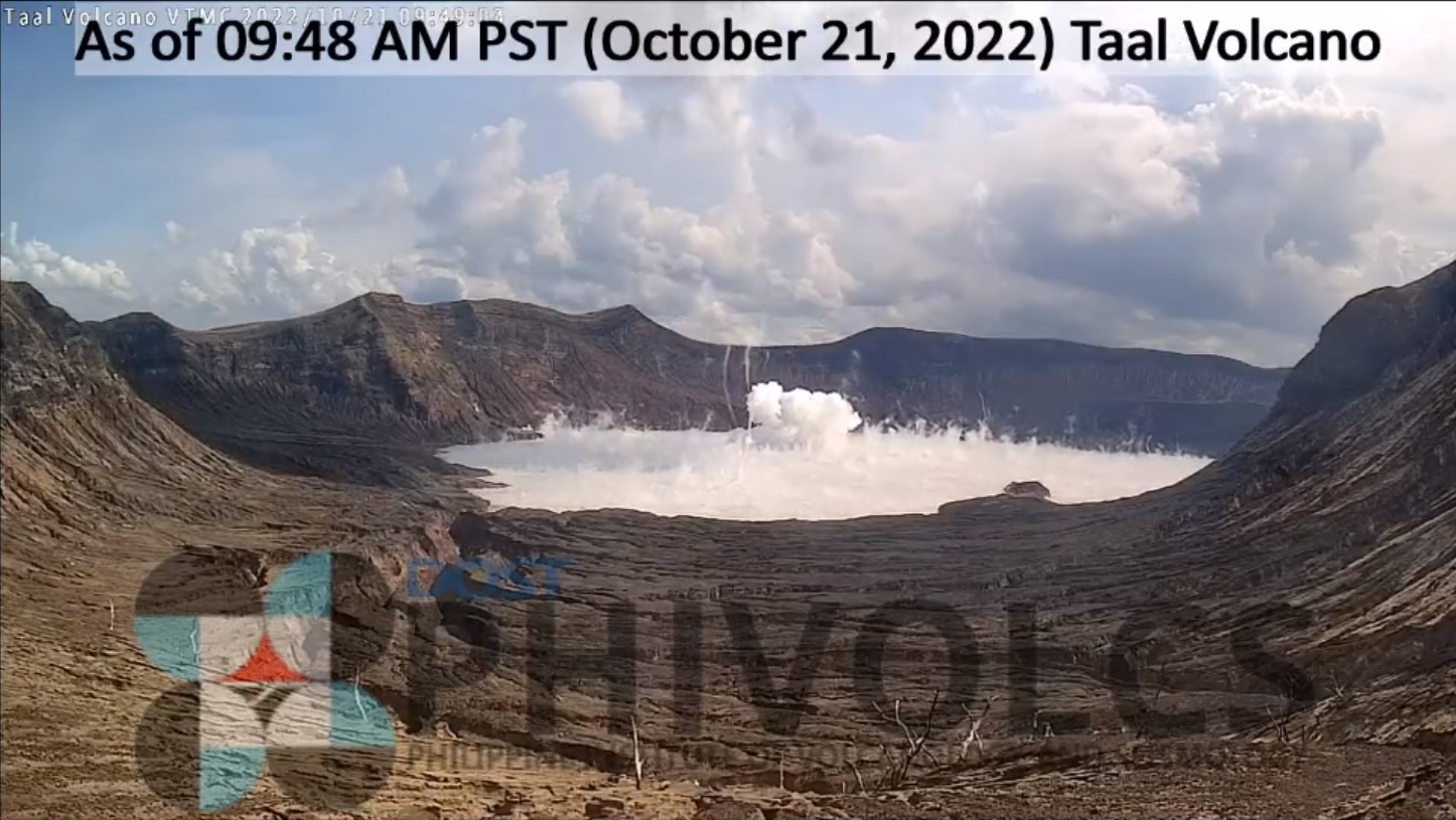 Una débil erupción fúngica del cráter principal Taal alrededor de las 09:48 hora local de hoy (Foto: PHIVOLCS)