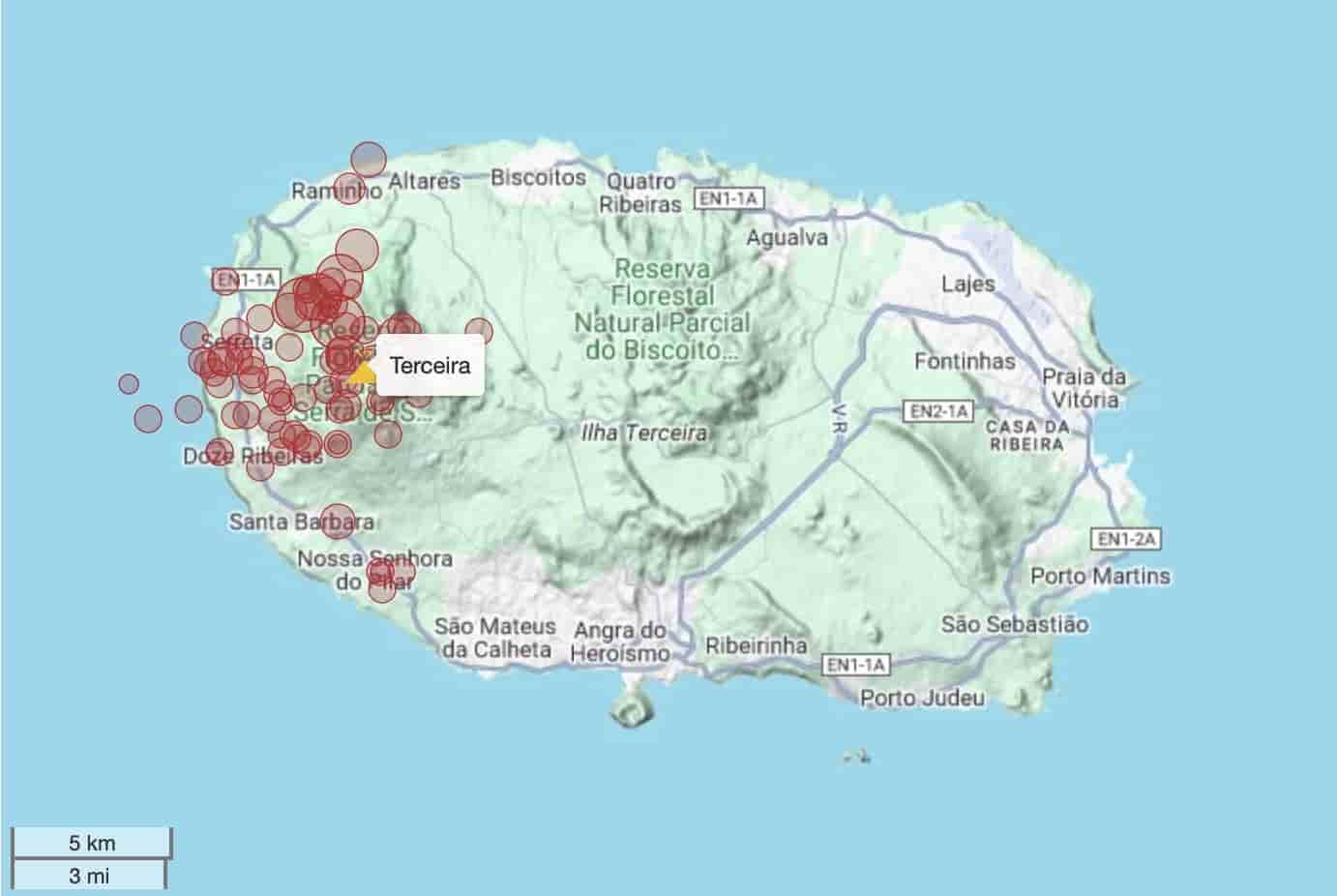 Recent earthquakes under Terceira island (past 30 days), clustering under the Santa Barbara volcano