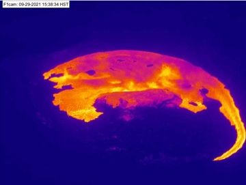 Thermal image depicts fissures opened on the surface of the recently active lava lake (image: HVO)