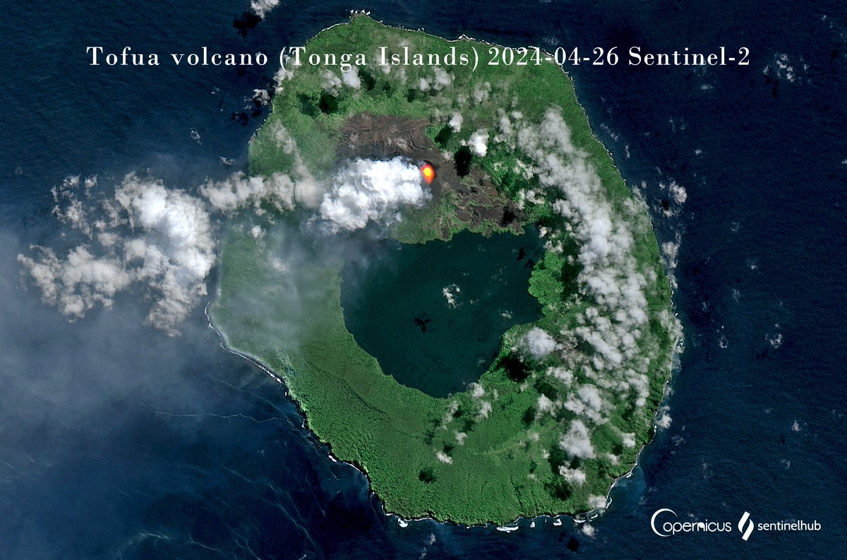 A strong radiation from the Tofua's Lofia cone on 26 April (image: Sentinel-2)