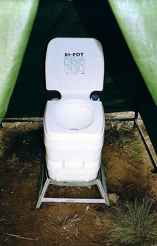 Portable toilet tent