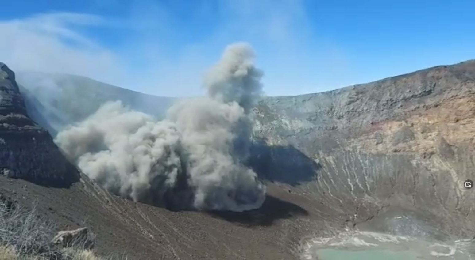 Webcam screenshot from the eruption at Turrialba volcano yesterday (image: OVSICORI)