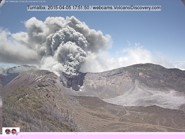 Eruption at Turrialba on 5 April 2015
