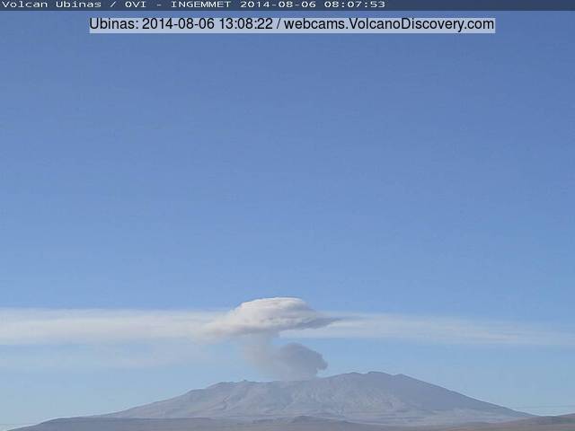 Small eruption at Ubinas volcano this morning