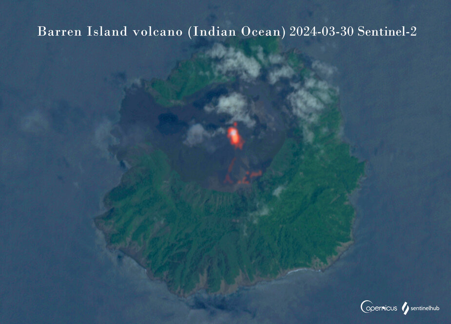Strong heat anomalies at the summit vent and at the caldera base on the south indicate lava flow and (likely) incandescent avalanches (image: Sentinel-2)