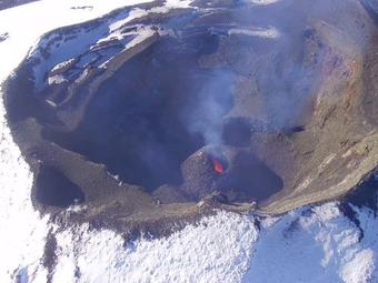 A new cone has formed around the vent in Villarrica's summit crater seen during an overflight yesterday (image: metalesrojos valpo @met_valpo / twitter)