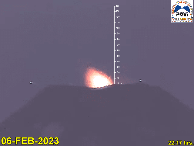 Small lava fountain at Villarrica volcano in late evening of 6 Feb (image: POVI)