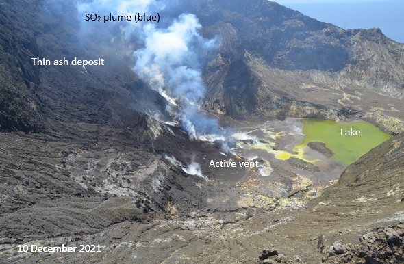 Summit vent area at White Island volcano on 10 December (image: GeoNet)