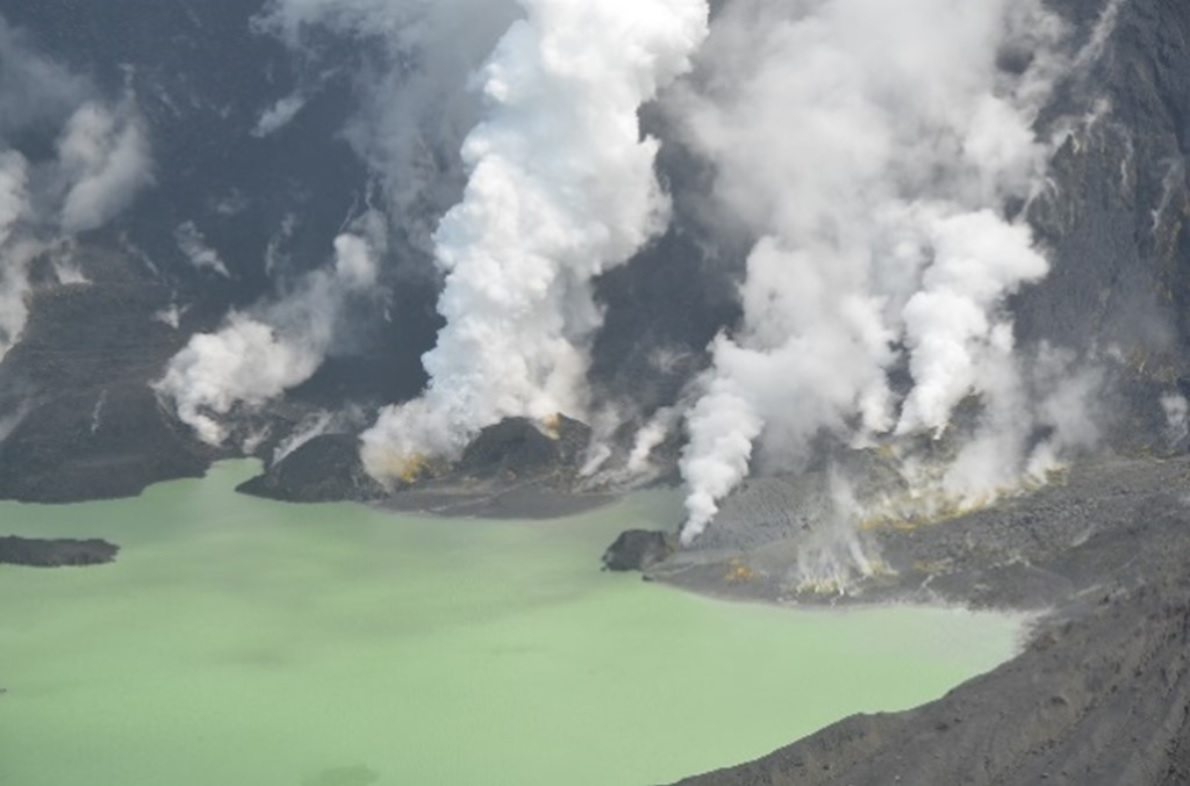 Strong steam and gas emissions from the active vent at White Island volcano on 5 October (image: GeoNet)