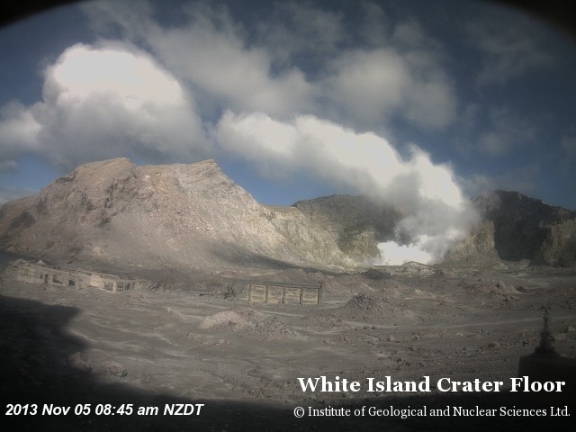 Current webcam image of White Island (GeoNet)