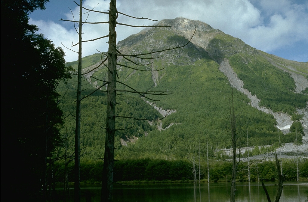 Yake-dake volcano (image: Smithsonian Institution)