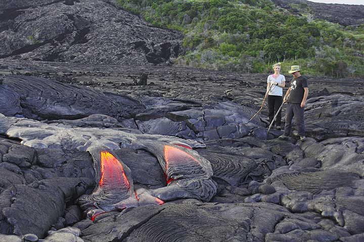 <TOKEN>Observing fresh lava outbreaks</TOKEN>