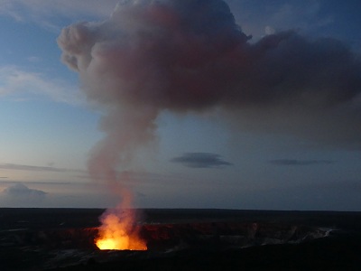 Glow of the lava lake above Halema´uma´u vent at dawn