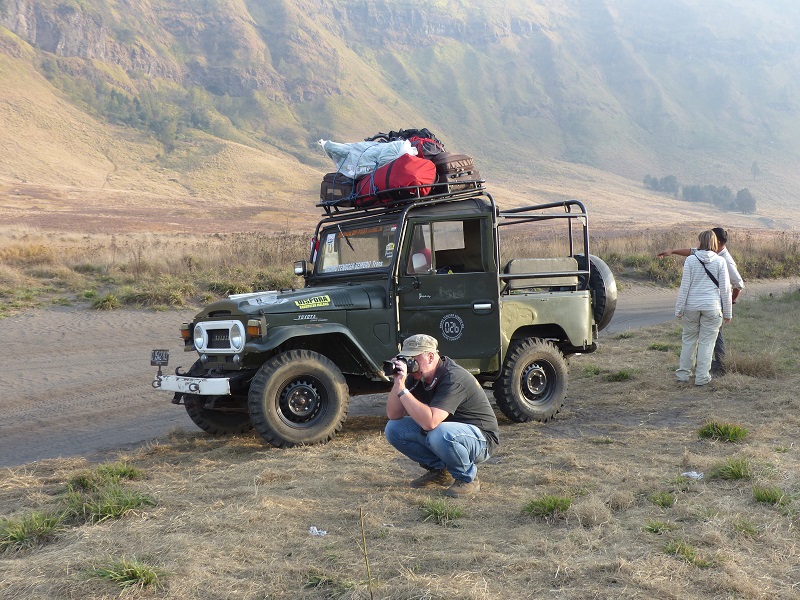 4X4 jeep drive towards and into the Tengger caldera