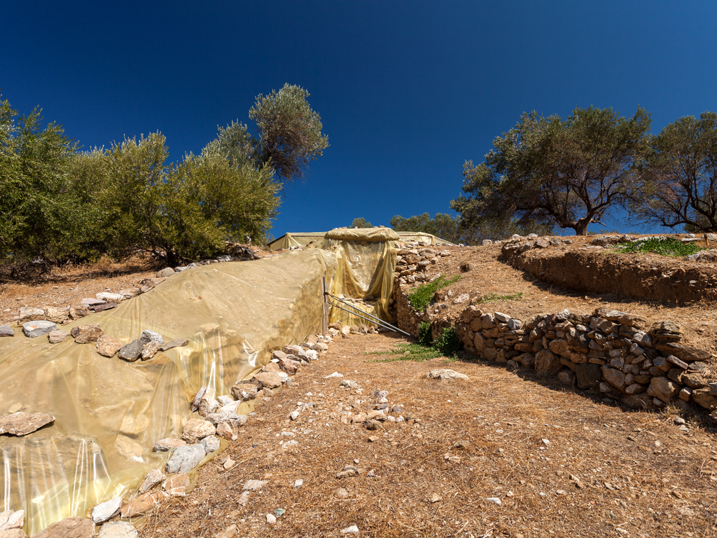 Mycenean tomb at Galatá (c) Tobias Schorr