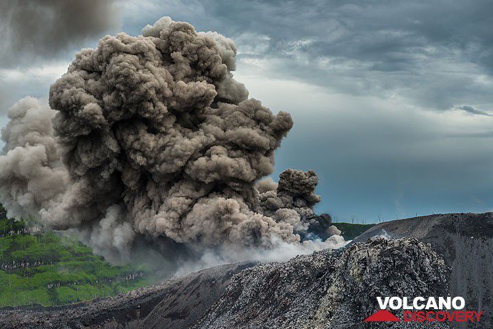 Day time eruption at Ibu