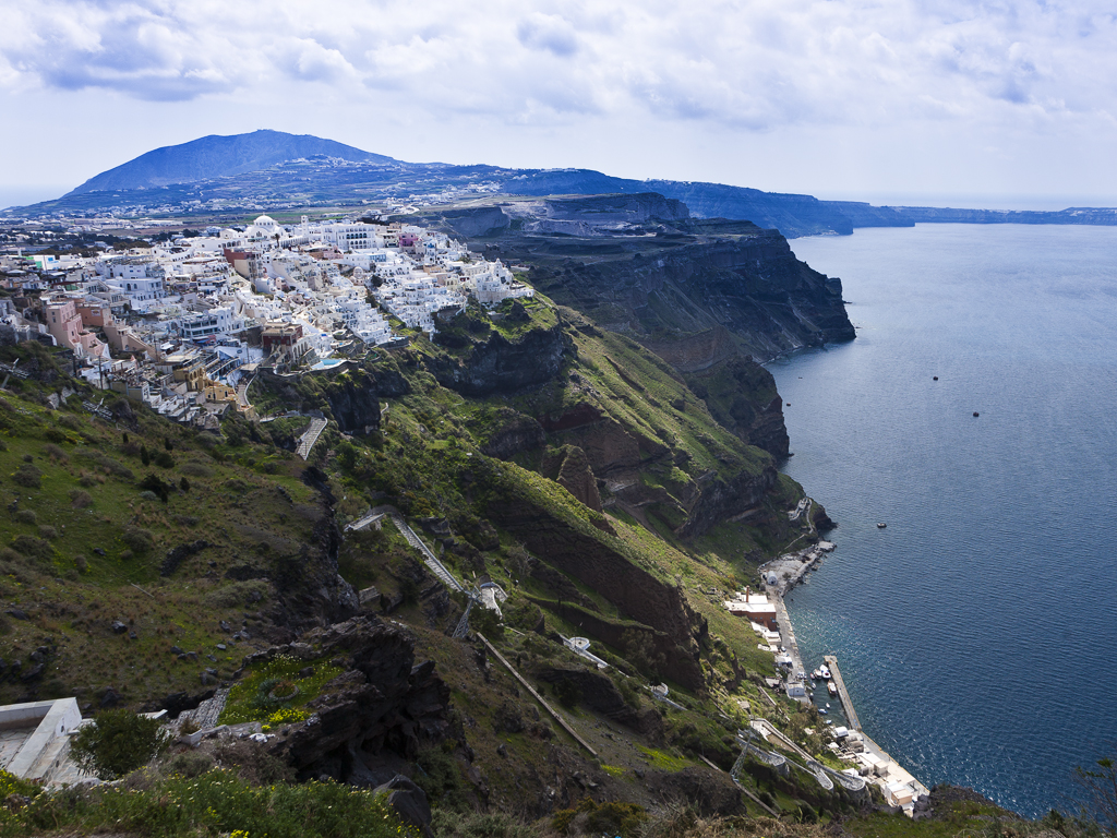 Blick auf die Stadt Thira (c) Tobias Schorr