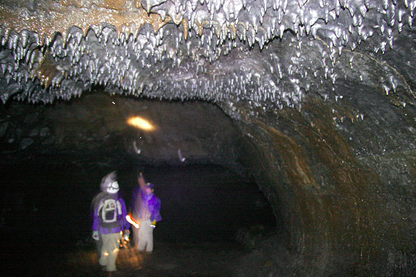 Walking in the frozen world of a once active lava tube