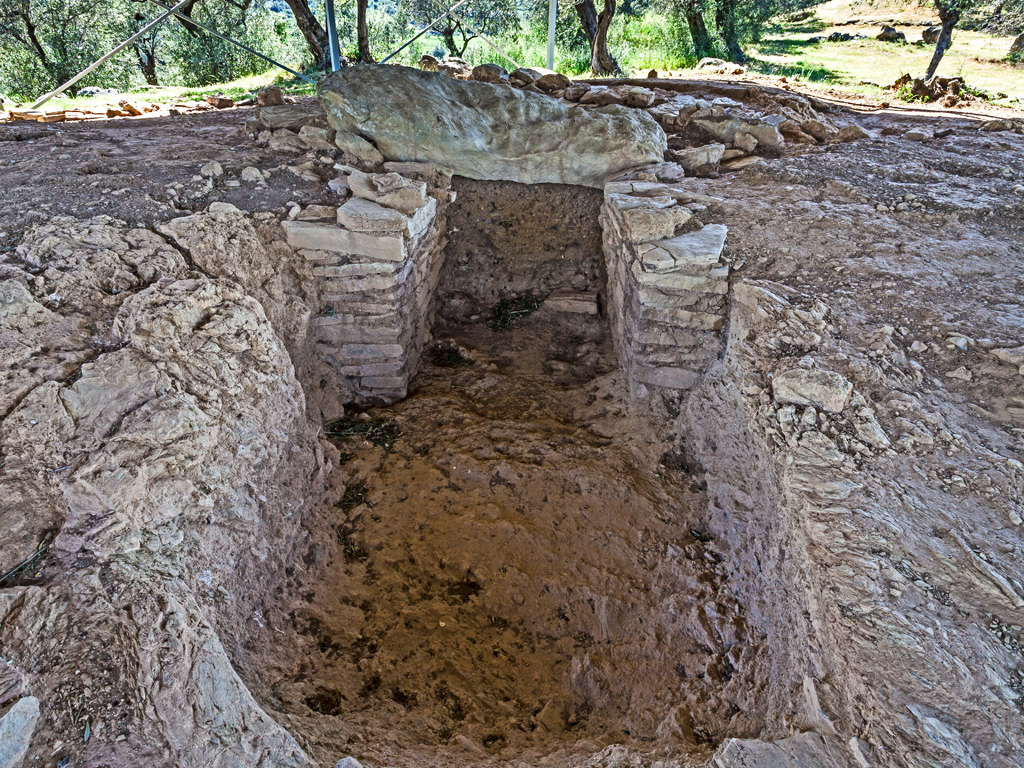 Mycenean site at Galatá (c) Tobias Schorr
