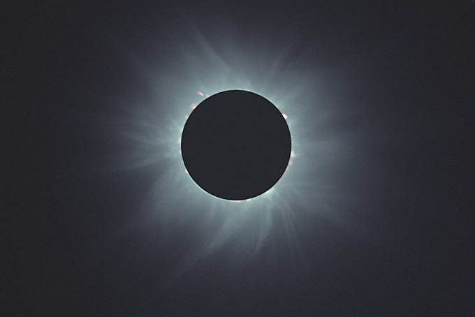 Solar eclipse (photo: Marco Fulle)