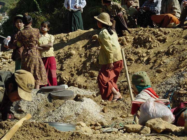 <TOKEN>Visiting a ruby mine in Mogok</TOKEN>