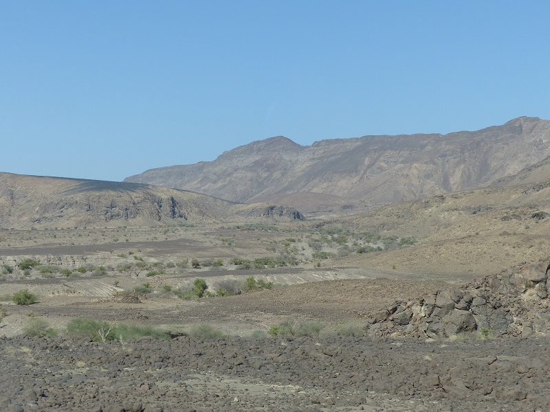 Heading north into the Danakil depression through a volcanic desert landscape (Ingrid Smet - November 2015)