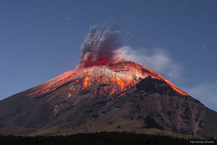 <TOKEN>Eruption of Popocatépetl from the Paso del Cortez (image courtesy: Hernando Rivera)</TOKEN>