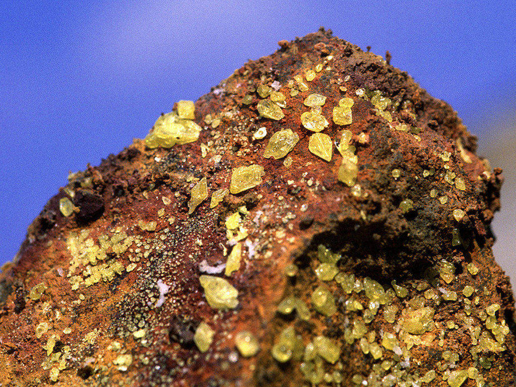 Sulphur crystals on Nea Kameni (c) Tobias Schorr