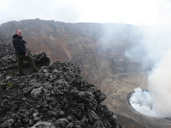 Standing on the rim of Nyiragongo´s summit caldera