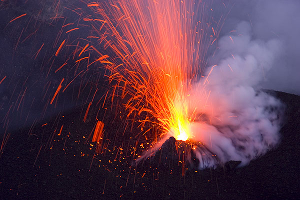 <TOKEN>Lava fountain from a vent inside Stromboli's crater</TOKEN>