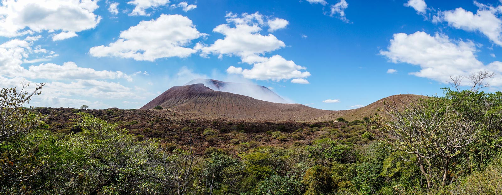 Volcanoes, Rainforest and Ocean: Costa Rica and Nicaragua's volcanoes |  VolcanoAdventures, image size:1600x624