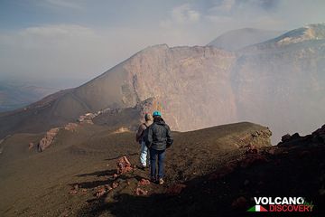 Hiking along the rim of Bocca Nuova crater