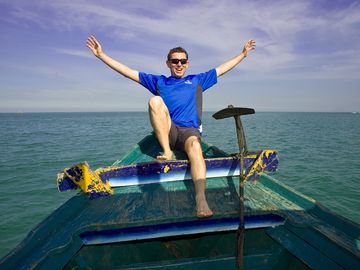 Antony on the boat to Rakata island near Anak Krakatau Foto: Tobias Schorr