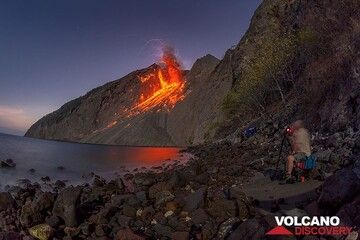 Watching an eruption of Batu Tara volcano