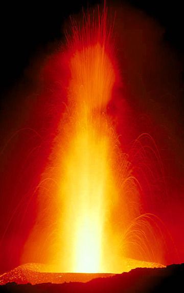 Lava fountain on Etna volcano (June 24, 2001)