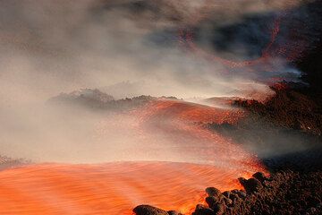 Lavaströme sind die typische Eruptionsform von effusiven Ausbrüchen (hier ein Beispiel vom Ätna)