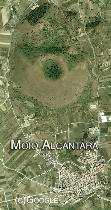 The satelite image of Mojo Alacantara with its cinder cone (c) Google Earth View