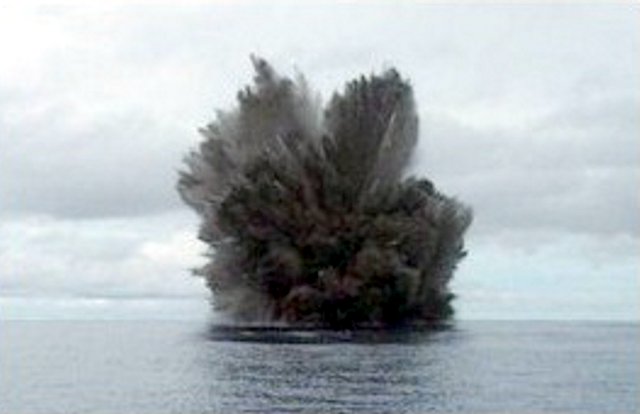 Kavachi in eruption on 15 March 2004 (photo: Corey Howell)