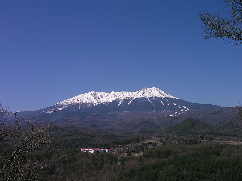 Mt.Ontake, viewed from Kuzo Pass of Route 361 (pictrure: Atsushi Ueda / Wiki Commons)