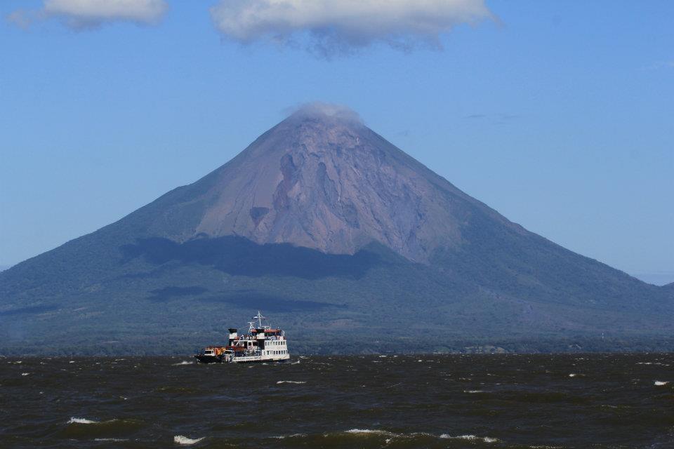 The steep stratovolcano Conception in January 2012 (photo: Antony / www.facebook.com/antony.van)